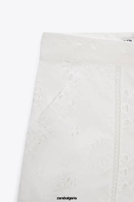 Zara облекло 66FT585 Жени шорти с бродирани капси екрю