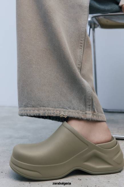 Zara обувки 66FT728 Жени гумирани сабо каки зелено