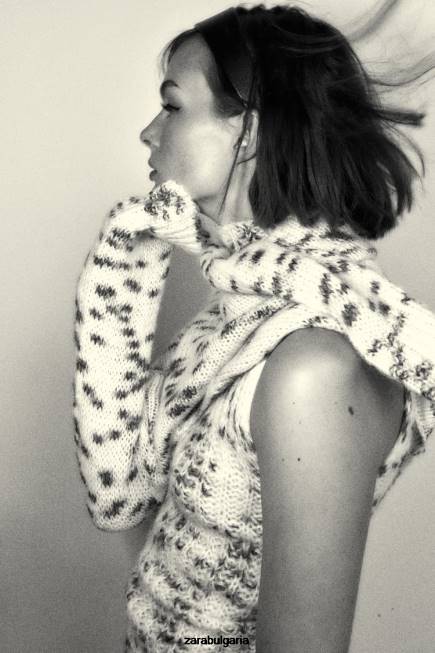 Zara облекло 66FT261 Жени топ от смесено плетиво с парагади само един