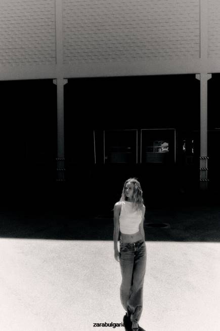 Zara облекло 66FT286 Жени топ със сатенен ефект с отворен гръб бяло