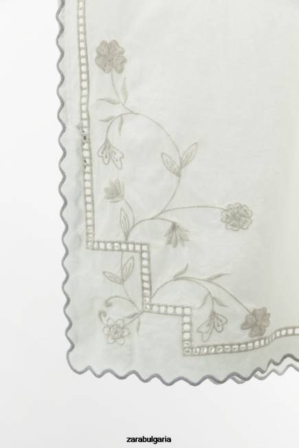 Zara облекло 66FT828 Жени контрастна бродирана горна част бяло