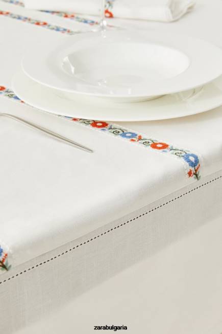 Zara аксесоари 66FT1662 унисекс бродирана памучна покривка бяло